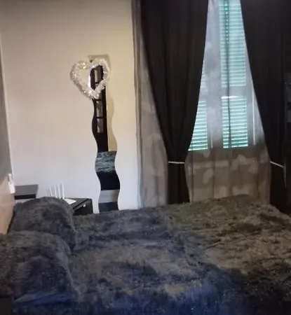 Casa Via Cialdi Чивитавеккья